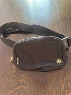 Lululemon cross body bag/fanny pack